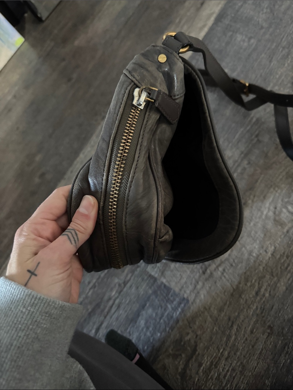 Marc By Marc Jacobs Black Textured Leather Shoulder Bag | imperfections galore - Picture 5 of 7